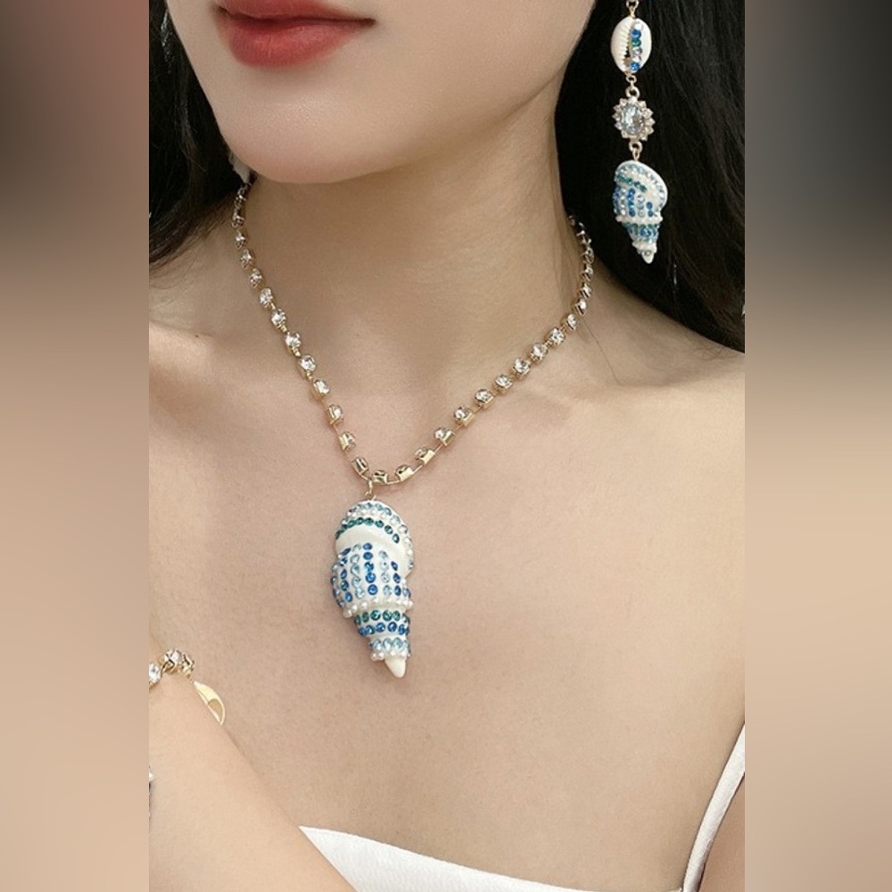 Blue Rhinestone Sea Shell Necklace and Earring Set